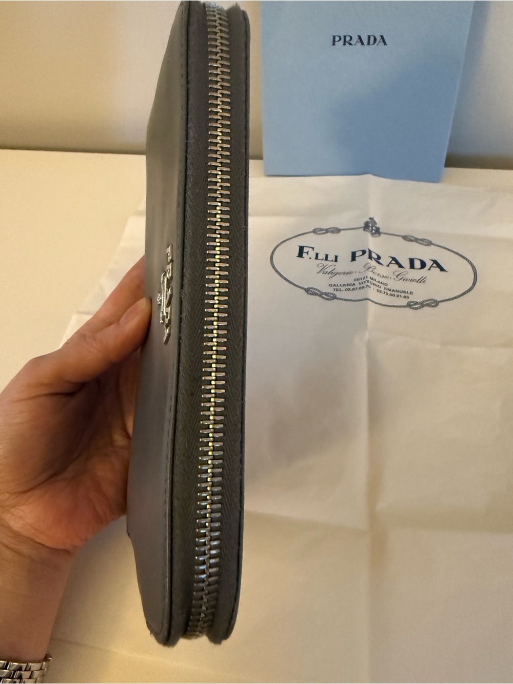 Prada Large Continental Women’s Wallet in Grey  Saffiano Leather - Picture 6 of 13